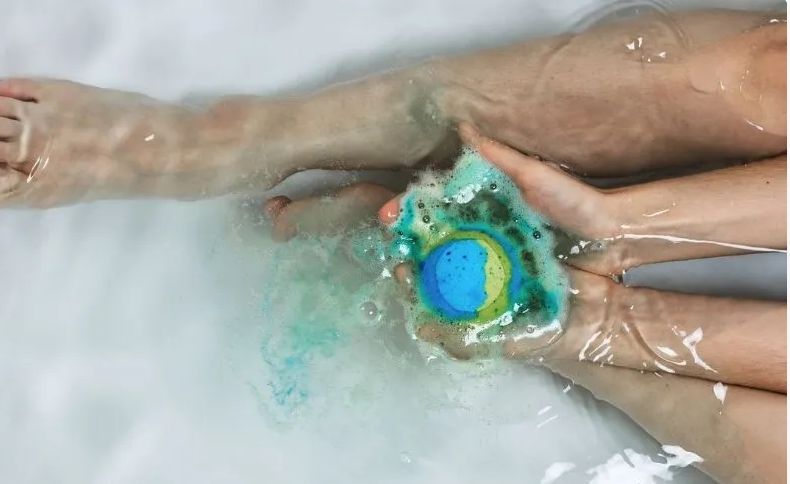 Kann ich meine Haare im Badebombenwasser waschen?